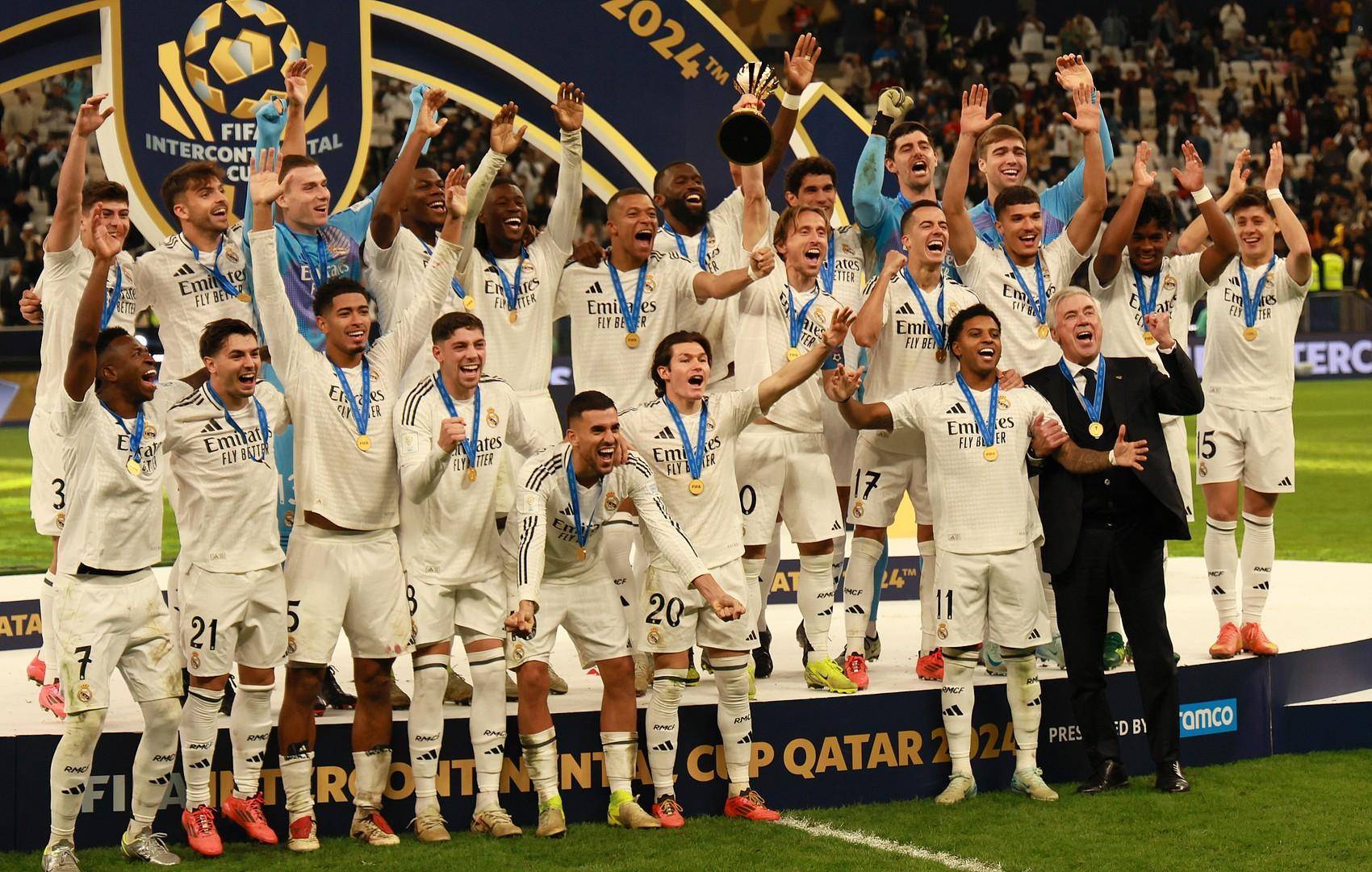 意甲战报：博纳佐利点射萨纳布里亚建功，克雷莫纳2-0莱切（意甲赛况：博纳佐利点球命中、萨纳布里亚破门，克雷莫纳2-0力克莱切）