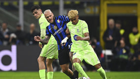 意天空：罗马已就齐尔克泽与曼联谈判，双方每天都在进行对话（意天空：罗马与曼联就齐尔克泽展开谈判，双方保持每日沟通）