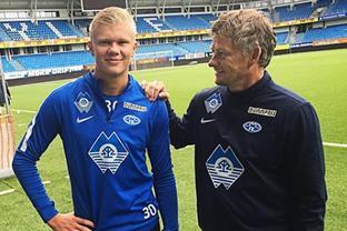 罗马诺：曼联并未与巴萨就费尔明展开谈判，球员只专注巴萨（罗马诺：曼联未与巴萨就费尔明接洽，球员仍专注巴萨）