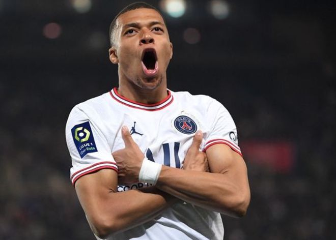 懂球帝足协杯冠军海报：国安是冠军！（懂球帝发布足协杯夺冠海报：国安加冕冠军！）