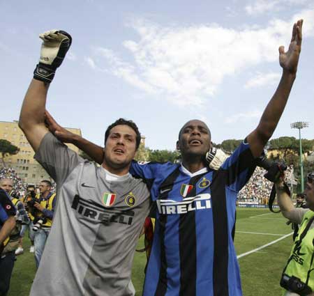 每体：拉菲尼亚伤愈复出在即，有望入选对阵毕包的大名单（每体：拉菲尼亚即将伤愈回归，或将进入对阵毕包的大名单）