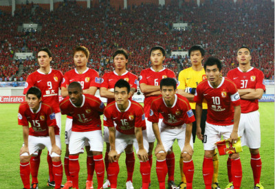 兰杜奇：上半场我们没拉开阵型宽度，踢得有点像一群小鸡（兰杜奇：上半场缺乏阵型宽度，我们踢得像一群小鸡乱窜）