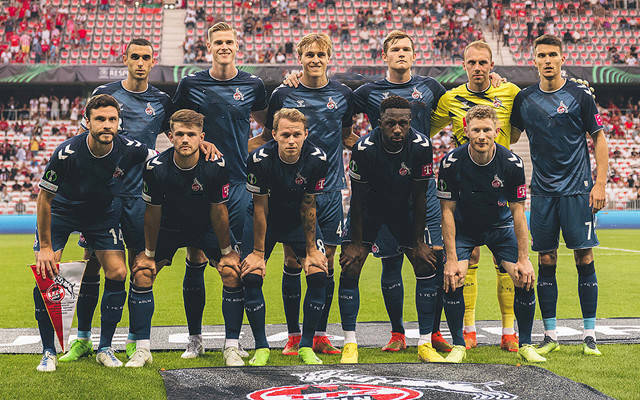 维斯塔潘：别太失望，我们以精彩的表现结束了赛季（维斯塔潘：别气馁，我们用精彩发挥收官赛季）