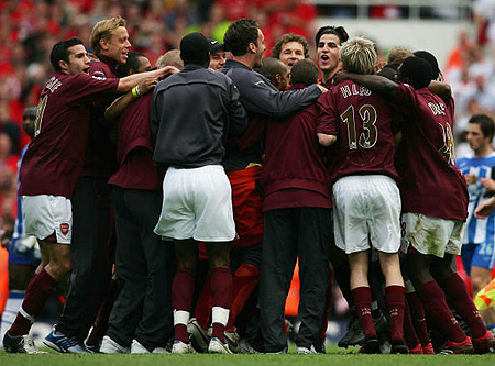 非洲杯半场：马赫雷斯破门，阿尔及利亚1-0十人苏丹（非洲杯半场战报：马赫雷斯建功，阿尔及利亚1-0领先十人苏丹）