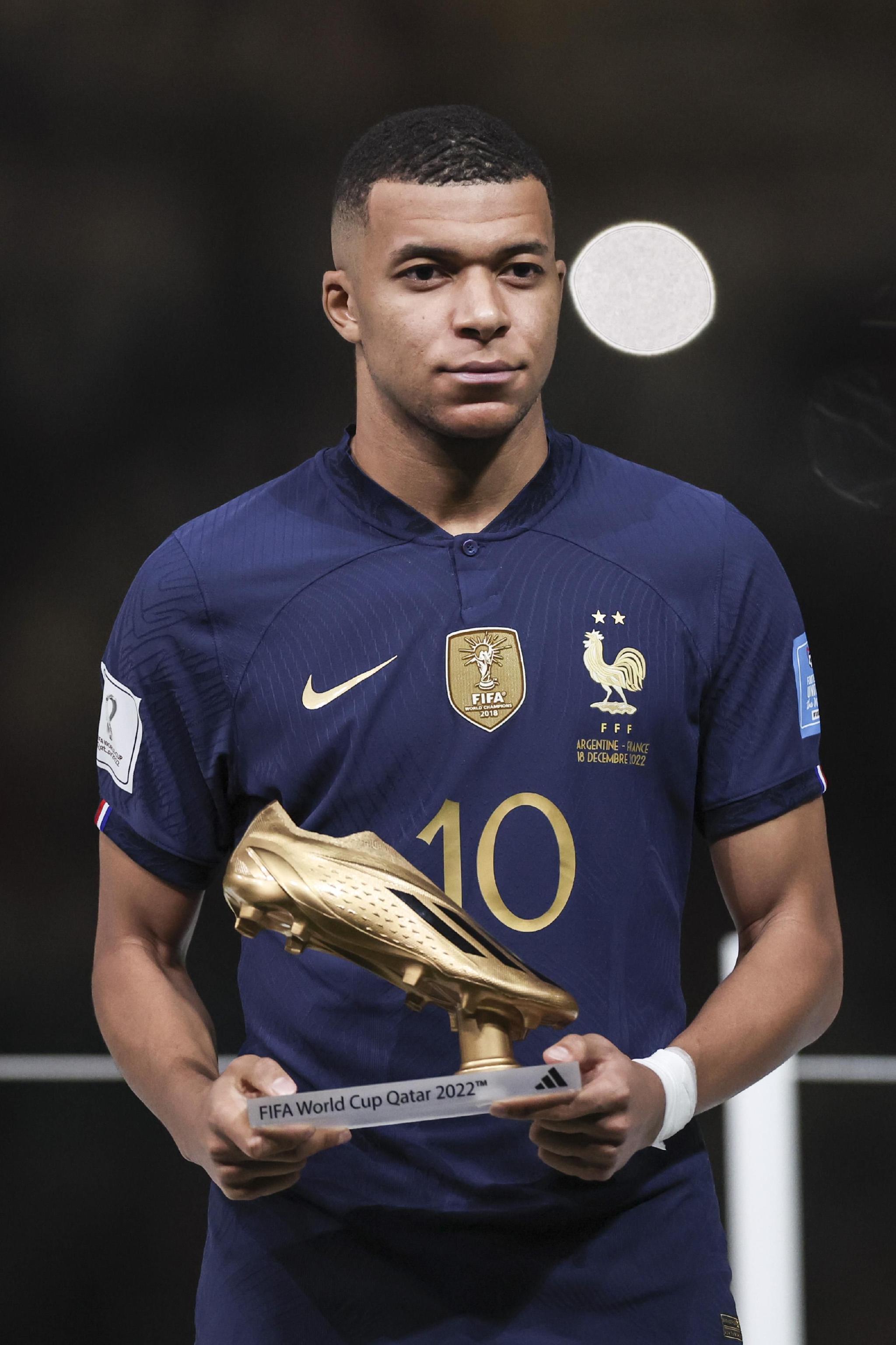 我懂用户晒视频：疑似泰山球迷看亚冠试图进入国安看台未果（网传视频显示：疑似泰山球迷观亚冠试图进入国安看台未果）