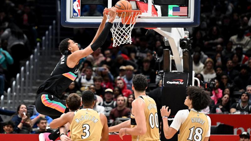 雨一直下，气氛不算融洽！这次比赛为什么不带徐杰呢？（雨不停歇，气氛微妙：这次比赛为何未带徐杰？）