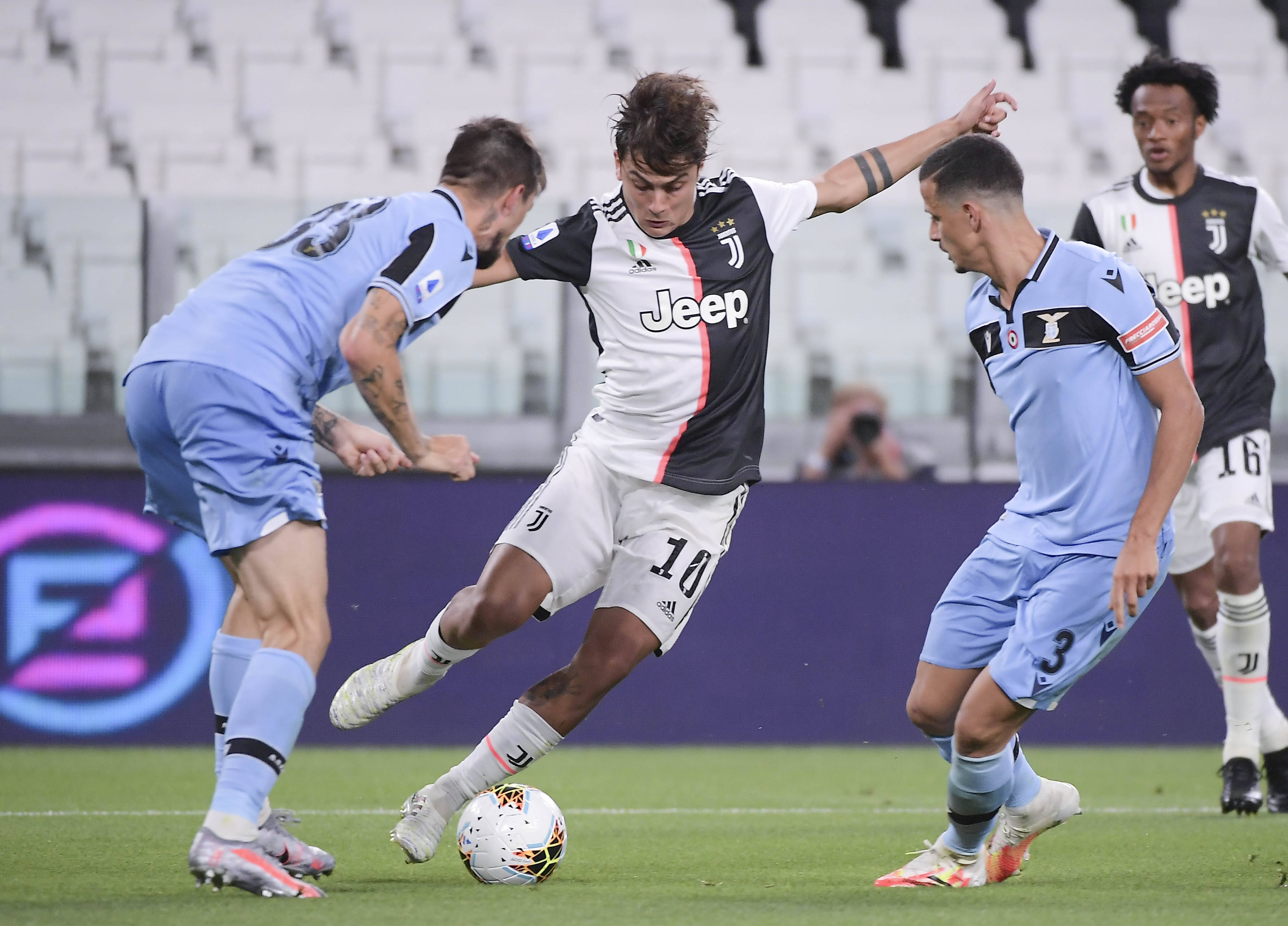 蓉城海港平局申花1球小负，中超三队本轮亚冠2平1负&持续垫底（亚冠本轮中超三队2平1负：蓉城、海港战平，申花一球憾负，仍居小组末位）