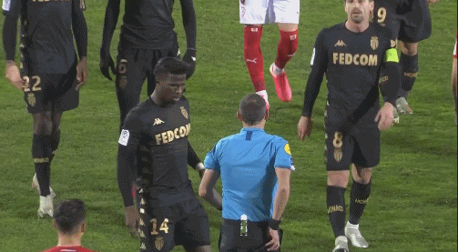 小孔塞桑：我和C罗聊过，他说我在伟大的俱乐部效力（小孔塞桑：曾与C罗交流，他称我效力于一家伟大俱乐部）