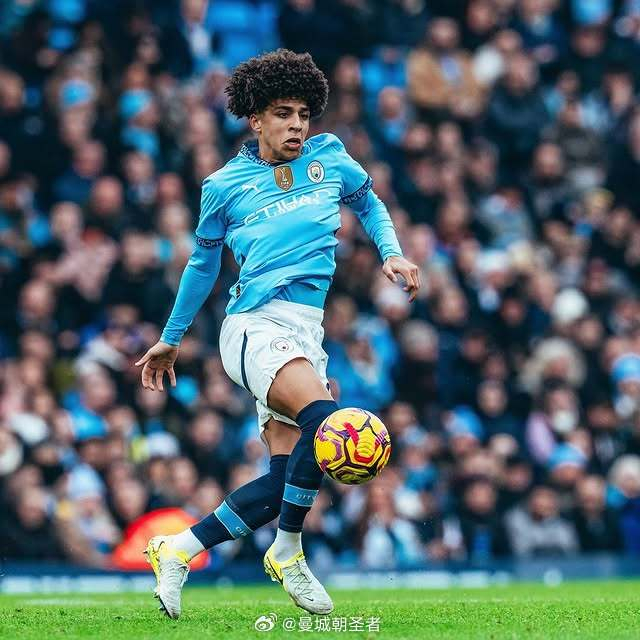 科曼：荷兰足球的人才太多了，我对明年的世界杯充满了期待（科曼：荷兰足球人才济济，我对明年世界杯信心十足）