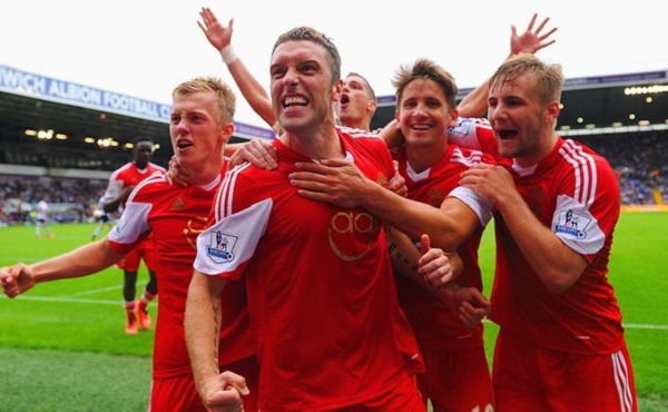 篮球勇士球星赛前训练高强度