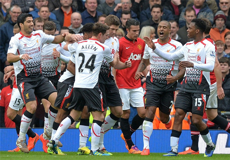 惊险一幕，马竞女足球员梅迪纳头部被膝盖撞到后失去意识（惊魂瞬间：马竞女足球员梅迪纳头部遭膝撞后当场失去意识）