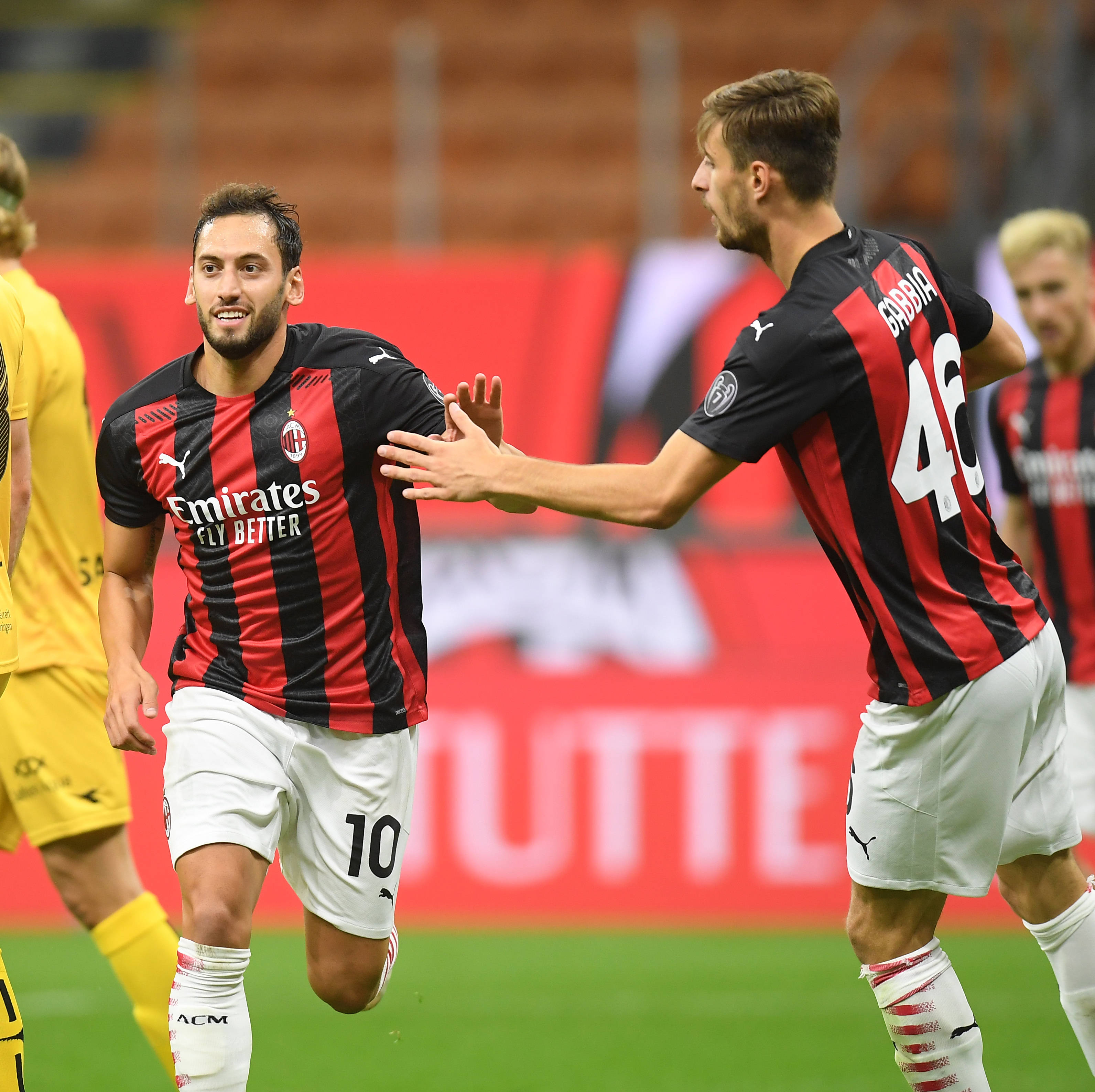 莱昂纳多21球6助攻助海港夺冠，中超总进球63球紧追武磊（莱昂纳多21球6助攻助海港封王，中超生涯63球逼近武磊）