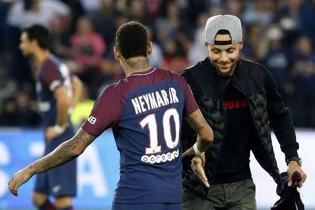 美职联主席：萨拉赫应该联系梅西或穆勒，看看他们在这多开心（美职联主席建议萨拉赫咨询梅西或穆勒：看看他们在这儿有多开心）